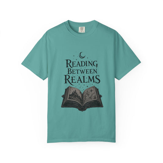 Reading Between Realms Romantasy Reader T-Shirt