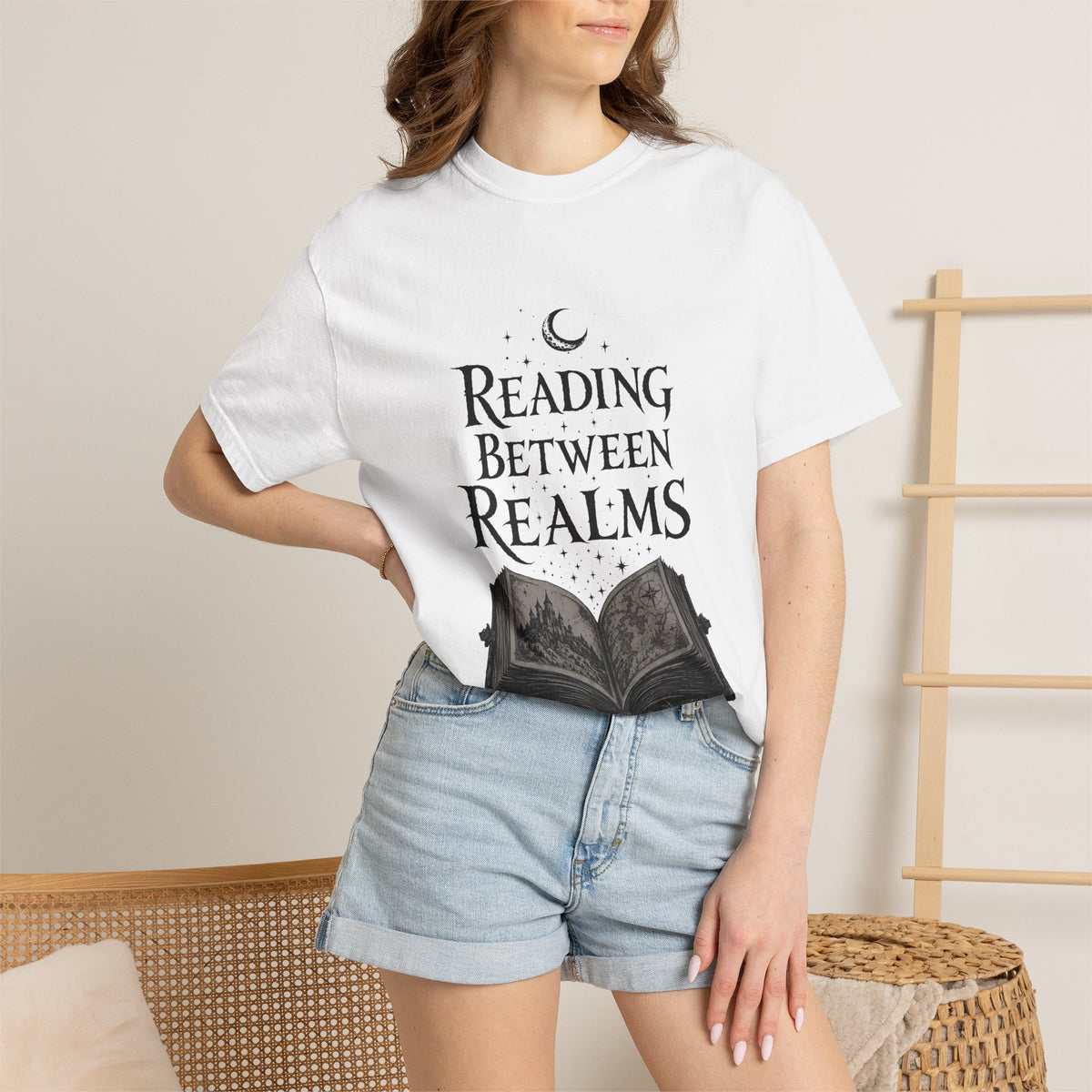 Reading Between Realms Romantasy Reader T-Shirt