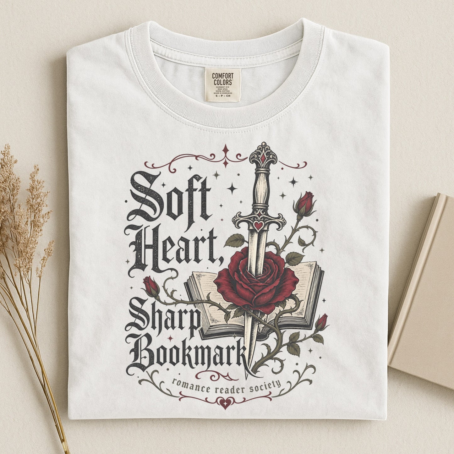 Soft Heart, Sharp Bookmark  Romantasy Reader T-Shirt