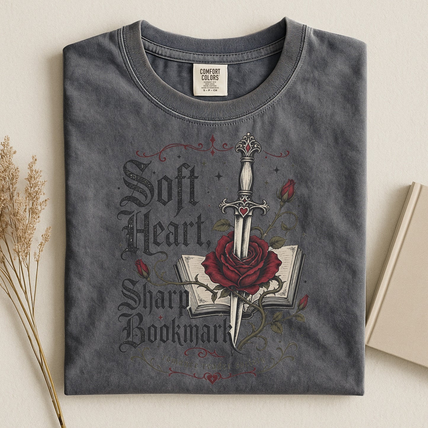Soft Heart, Sharp Bookmark  Romantasy Reader T-Shirt