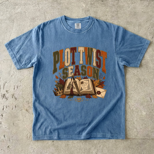 Plot Twist Season Romantasy Reader T-Shirt