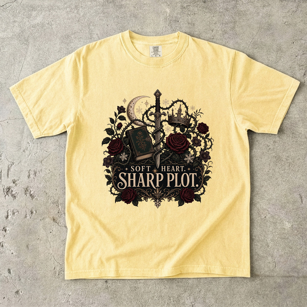 Soft Heart, Sharp Plot Romantasy Reader T-Shirt