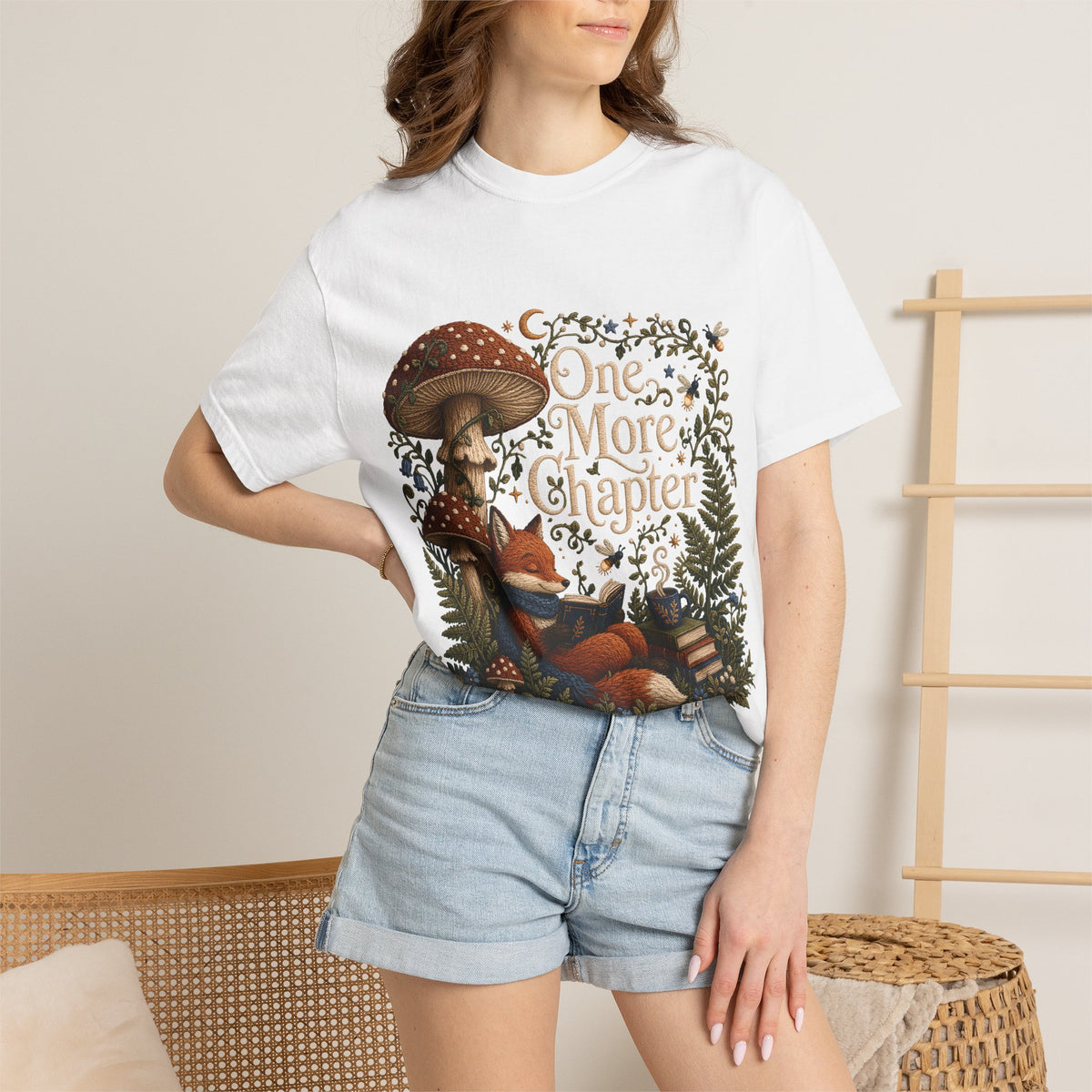 Foxy Chapter Romantasy Reader T-Shirt